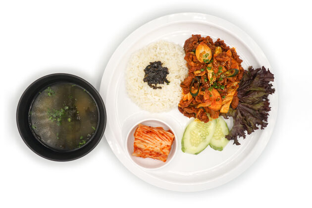 猪肉孤立的亚洲-韩国食物午餐套餐蒸传统牛肉