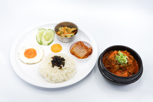 壁板孤立的亚洲-韩国食物午餐套餐猪肉午餐热