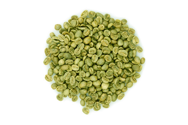 咖啡绿色咖啡豆堆顶视图隔离在白色背景上豆子