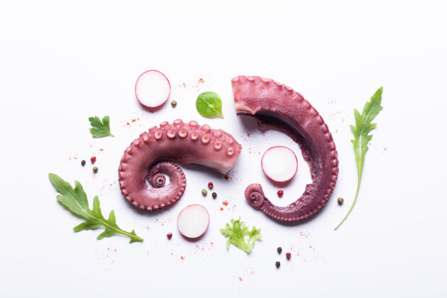海鲜蔬菜炖章鱼的触角在白色上隔离背景.top查看美食螺旋食物
