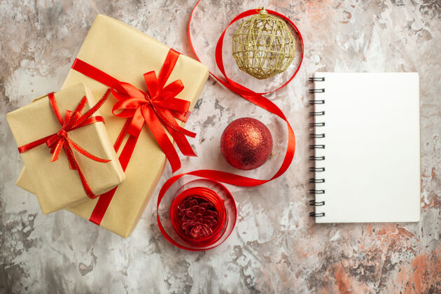 容器白色照片彩色新年礼物圣诞节圣诞礼物包装礼物蝴蝶结