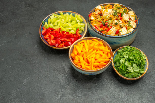 沙拉蔬菜切片俯视图食物切片蔬菜正餐