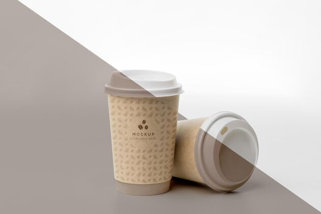 模型塑料杯和咖啡模型放在桌子上咖啡模型品牌商标
