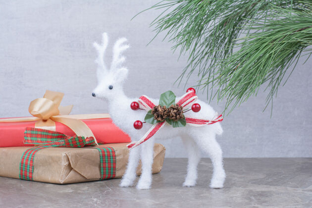礼品圣诞鹿玩具与节日礼品盒圣诞盒圣诞鹿盒