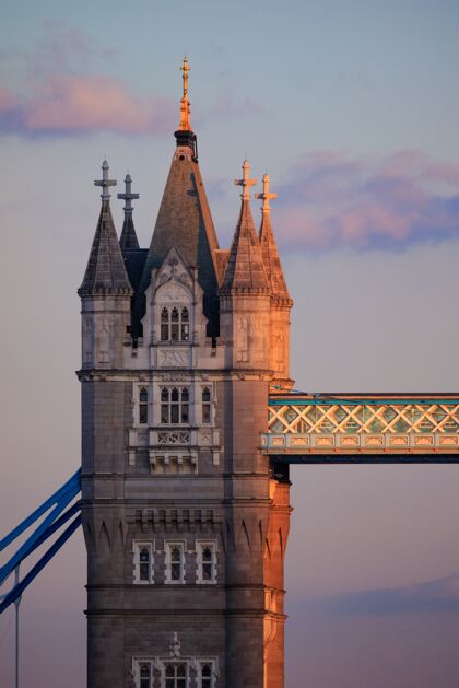 英国英国圣塔桥的垂直拍摄天际线联合圣路易斯