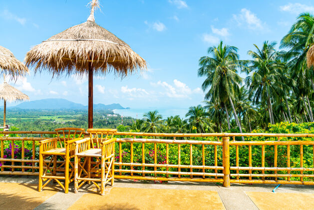观点阳台上的空椅子可以欣赏泰国的海景海滩海边泰国