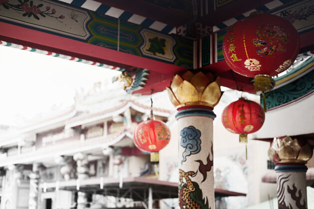 现实中国庙里的元宵展示建筑纸灯笼