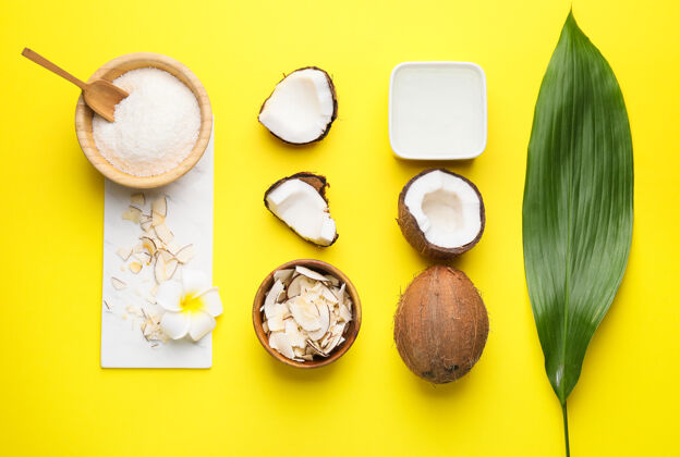 食物用不同的椰子组成产品的颜色视图平板椰子