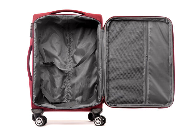娱乐旅行时打开白色背景上的红色手提箱运输飞机最小