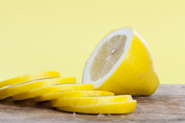 柠檬黄色柠檬片成熟自然柑橘