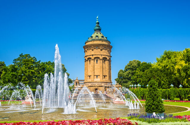 园艺德国曼海姆弗里德里希广场上的喷泉和水塔城市城市自然