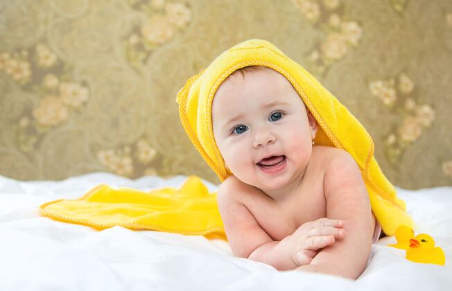 孩子宝宝用毛巾洗澡后毯子毛巾美丽