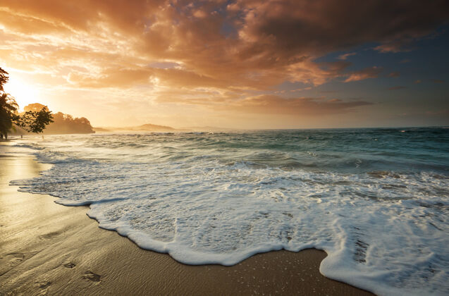 海湾哥斯达黎加美丽的热带太平洋海岸热带蓝色阳光明媚