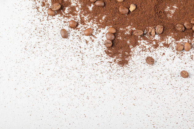 清淡混合咖啡或可可粉上的咖啡豆肉末过滤产品