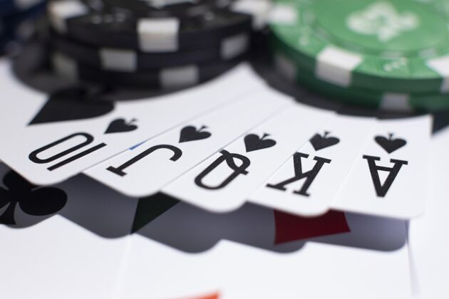 赌博赌场代币和皇家同花顺纸牌游戏赌场筹码价值