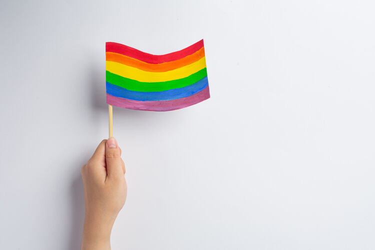 自由彩虹旗为lgbt社区骄傲的概念意识权利彩虹旗