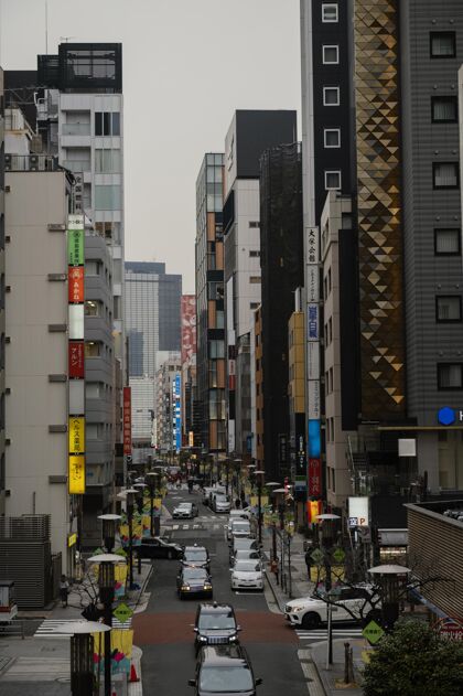 汽车日本街上的汽车透视街道建筑