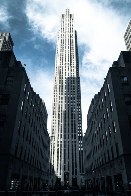 街道美国纽约洛克菲勒中心的垂直镜头景观纽约州美国