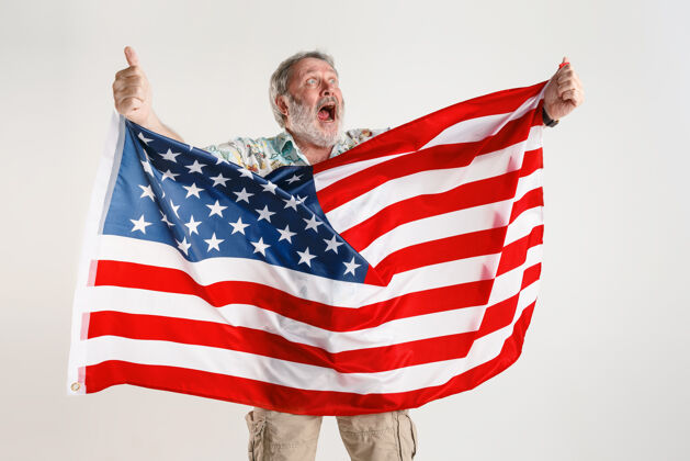 五颜六色拿着美国国旗的老人民主情绪表情