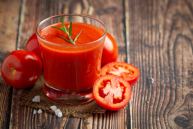 纤维新鲜番茄汁准备好了配料蔬菜抗氧化剂