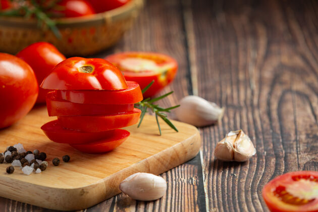 蔬菜新鲜的西红柿可以煮了蛋白质草药混合的