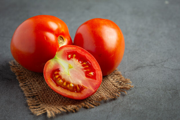 种子新鲜的西红柿可以煮了配料食品幼苗