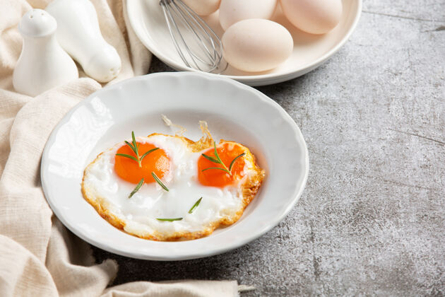 吃白板煎蛋健康叉子脂肪