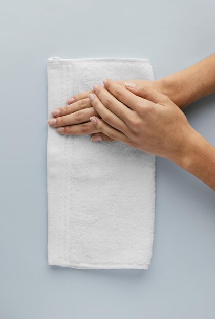 俯视图靠近毛巾上的手俯视图健康健康放松