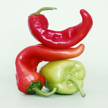 蔬菜辣椒和甜椒的正面图辣椒烹饪有机