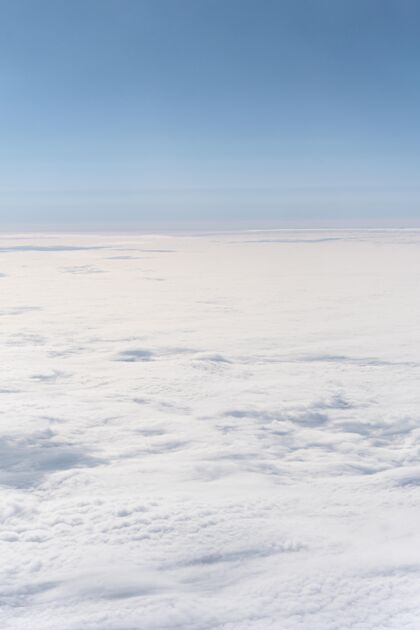 云景从飞机上看到蓬松的云背景美丽夏天