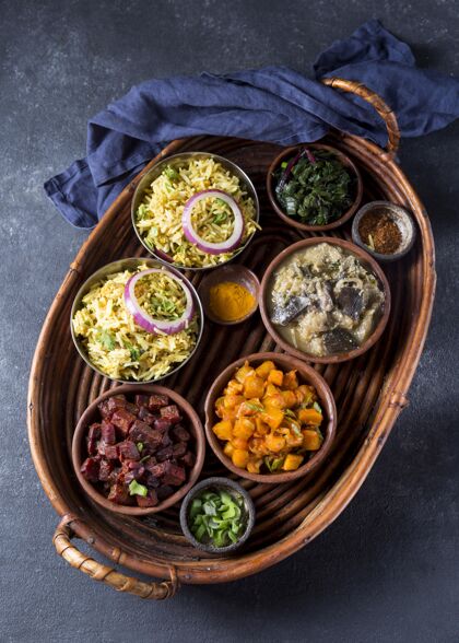 膳食俯瞰美味的巴基斯坦菜篮子亚洲安排食品