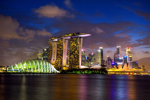 地点夜色中的新加坡天际线海岸港口傍晚