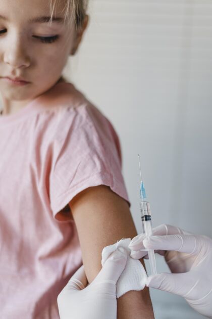防护孩子在打疫苗安全治疗垂直