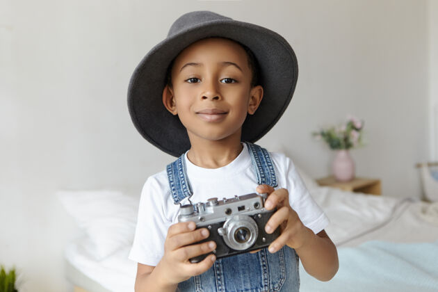 职业艺术 技术 爱好和童年的概念童年摄影非洲裔