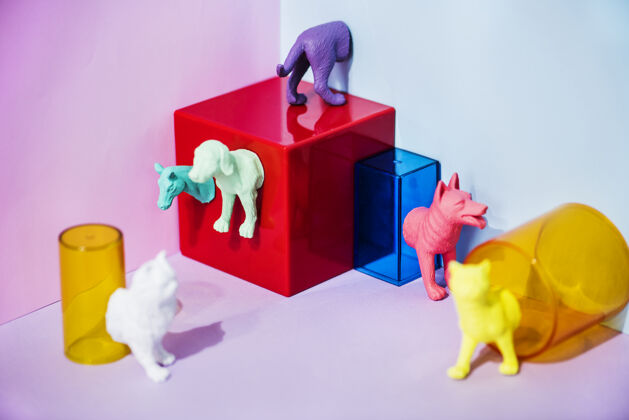 立方体五颜六色和明亮的微型宠物数字游戏微型狗