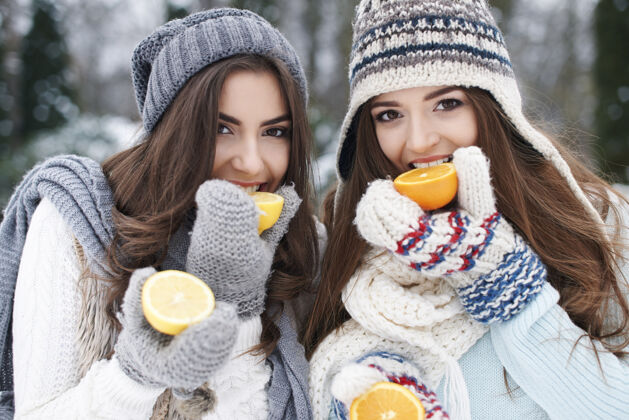 自然冬天吃天然维生素能增强我们的抵抗力表达积极水果柠檬